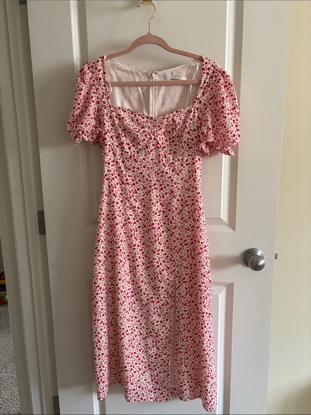 Red Floral Puff-Sleeve Midi Dress with Square Neckline